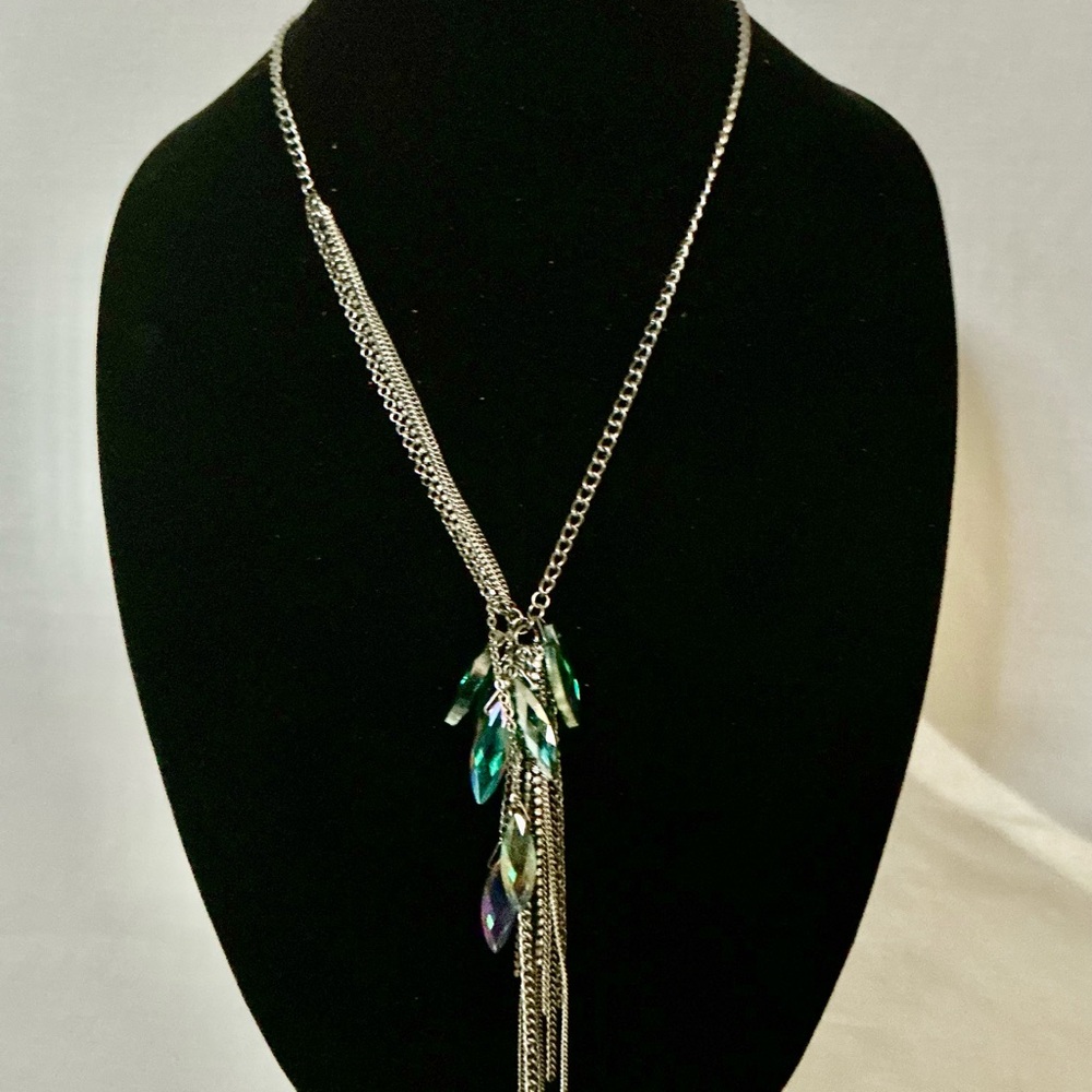 Chic Silver and green  Necklace